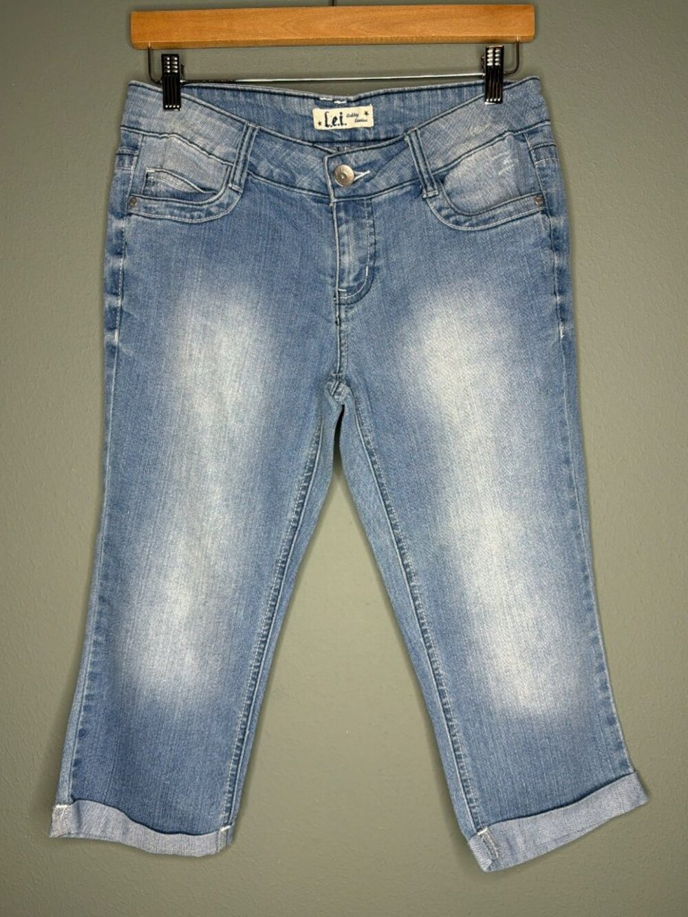 VTG LEI Y2K Style Cropped Jeans Embellished Spider Embroidery Light Wash